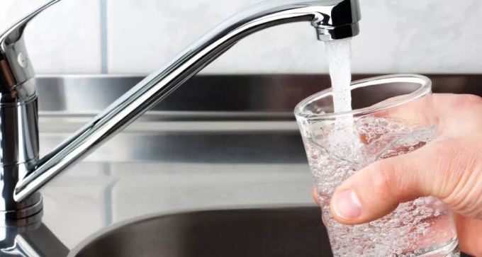 Raporti i OBSH: 10 per qind e shqiptareve nuk kane akses ne burime te sigurta uji